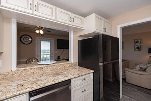 Alquiler Vacacional - Bayfront 1st Floor Condo with Olympic Size Pool - Family Friendly & Renovated