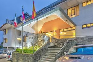 Alojamiento - Hotel Residence Inn Suites Cristina