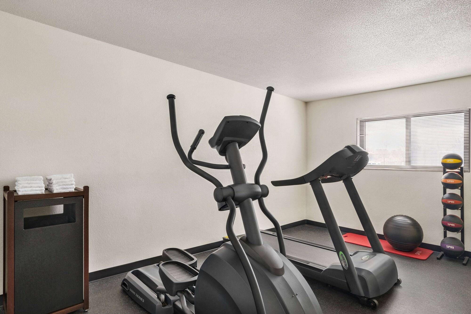 Gimnasio Days Inn by Wyndham Canastota/Verona