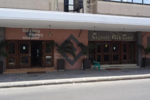 Alojamiento - Regency Park Hotel