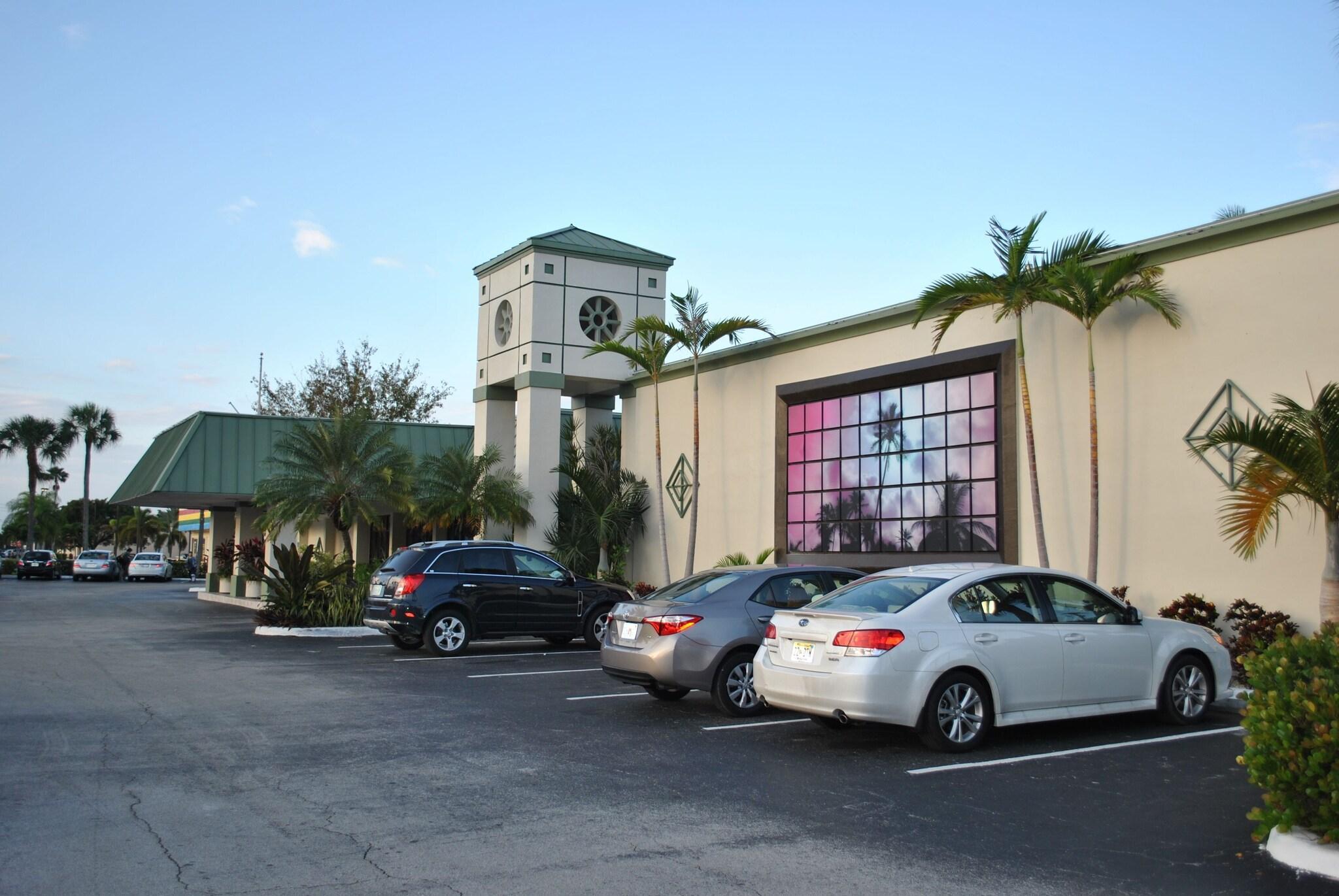 Vista Exterior Floridian Hotel