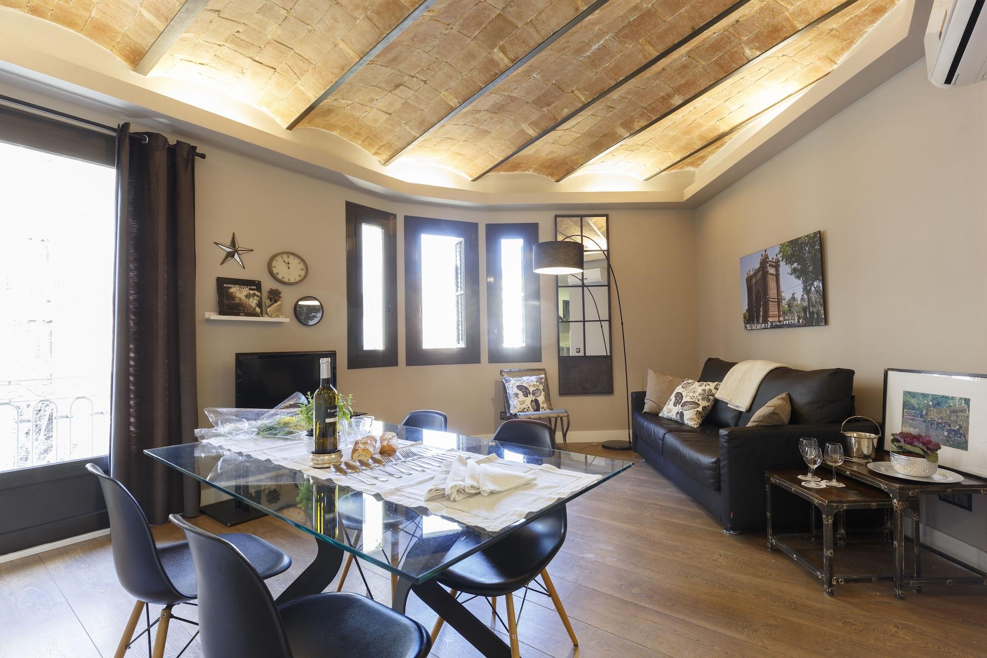 Varios AinB Eixample Miró Apartments