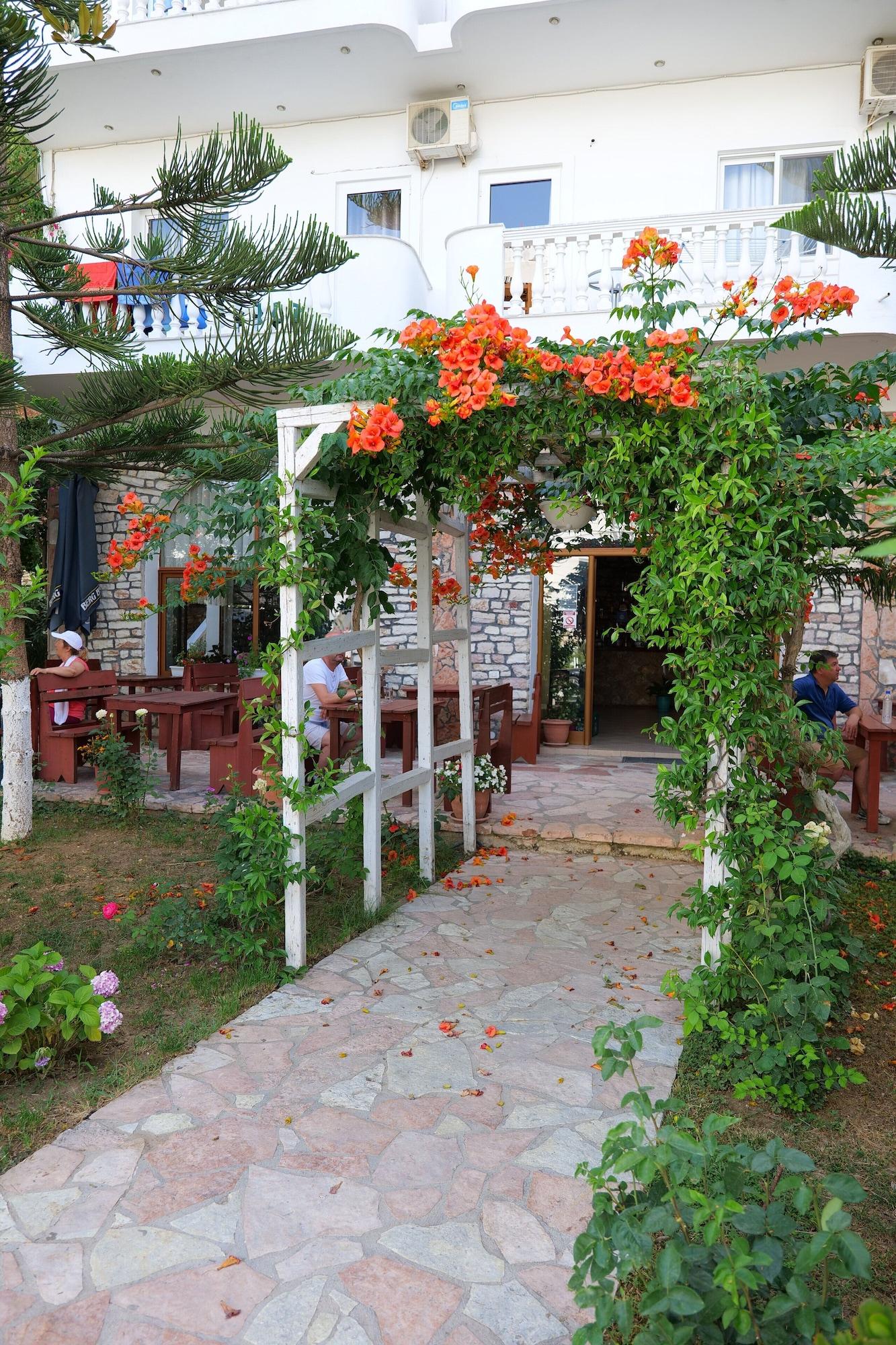 Vista Lobby Hotel Rixhi