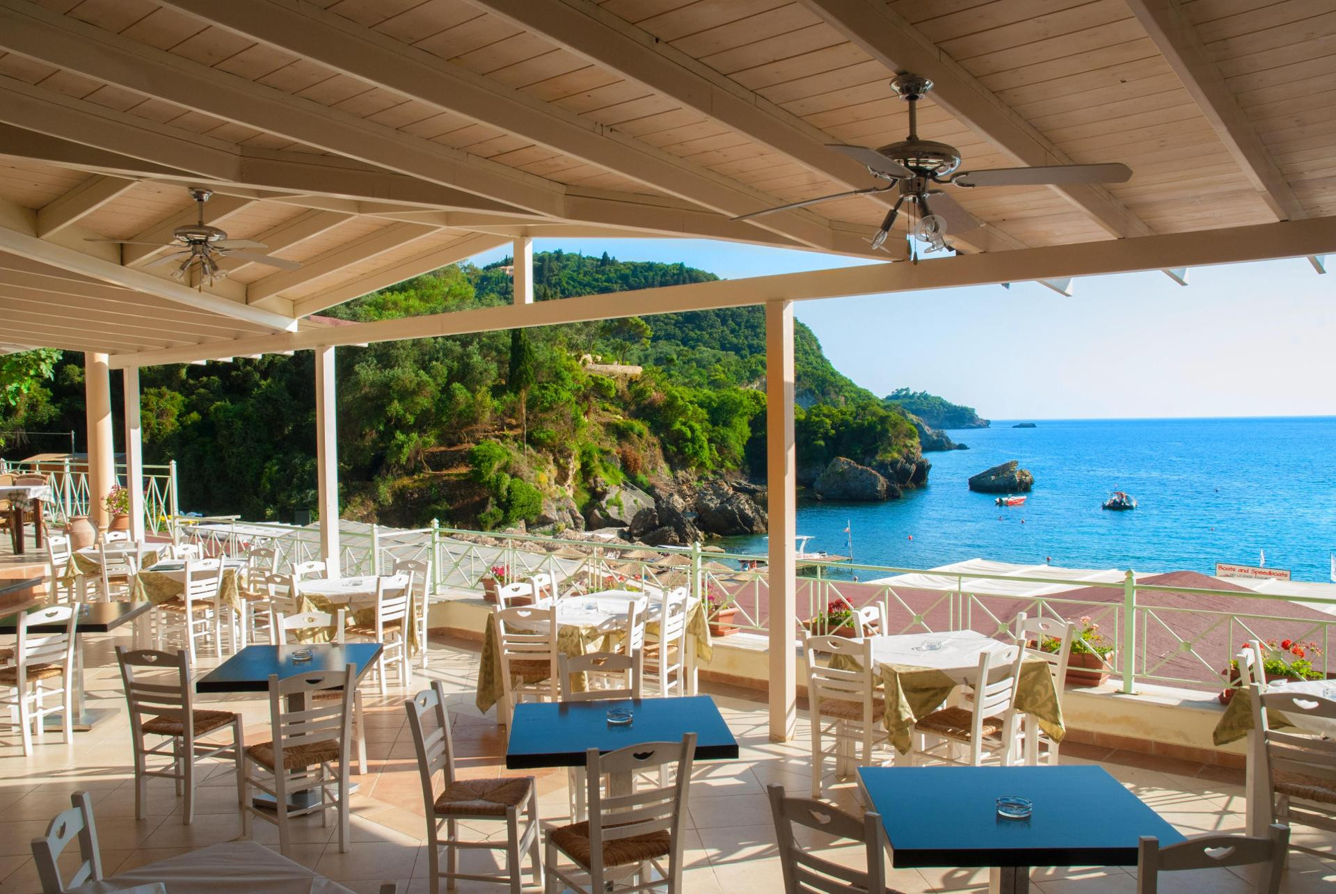 Restaurant Blue Princess Beach Hotel & Suites