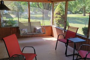 Alquiler Vacacional - Cute, pet-friendly home in quiet neighborhood. Close to state parks & downtown.