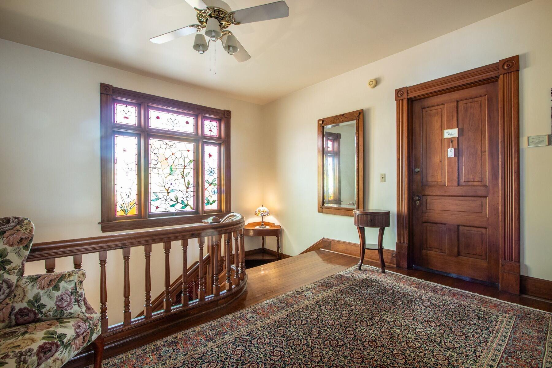 Varios The Oaks Victorian Inn