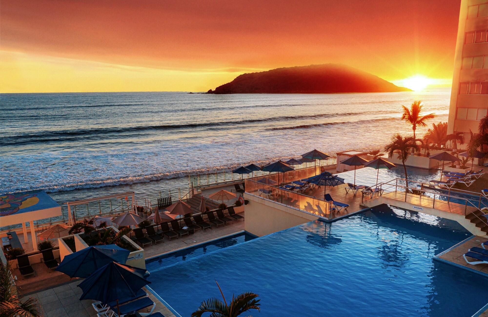 Playa DoubleTree by Hilton Mazatlan