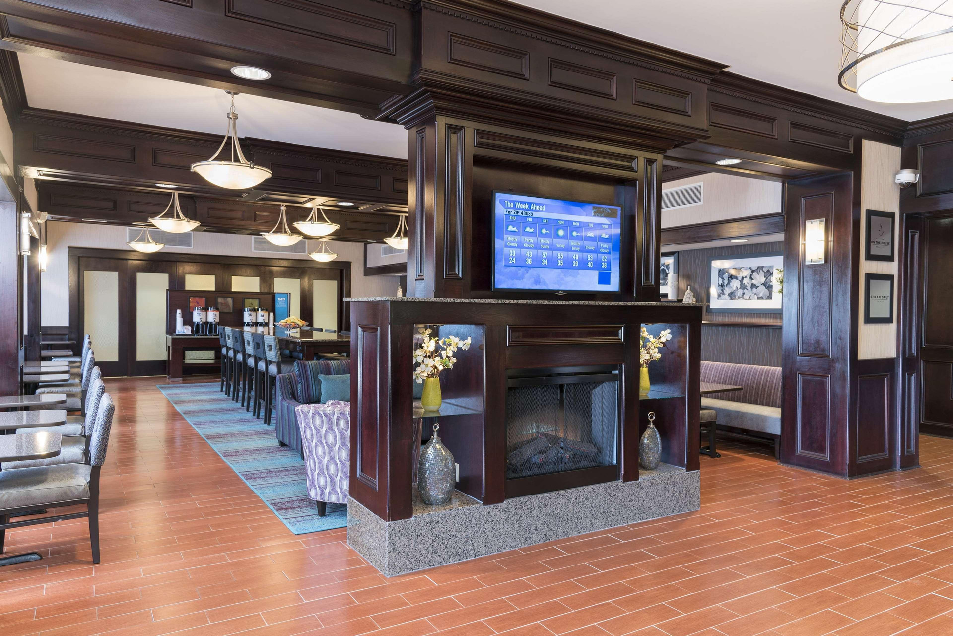 Vista Lobby Hampton Inn Detroit/Roseville