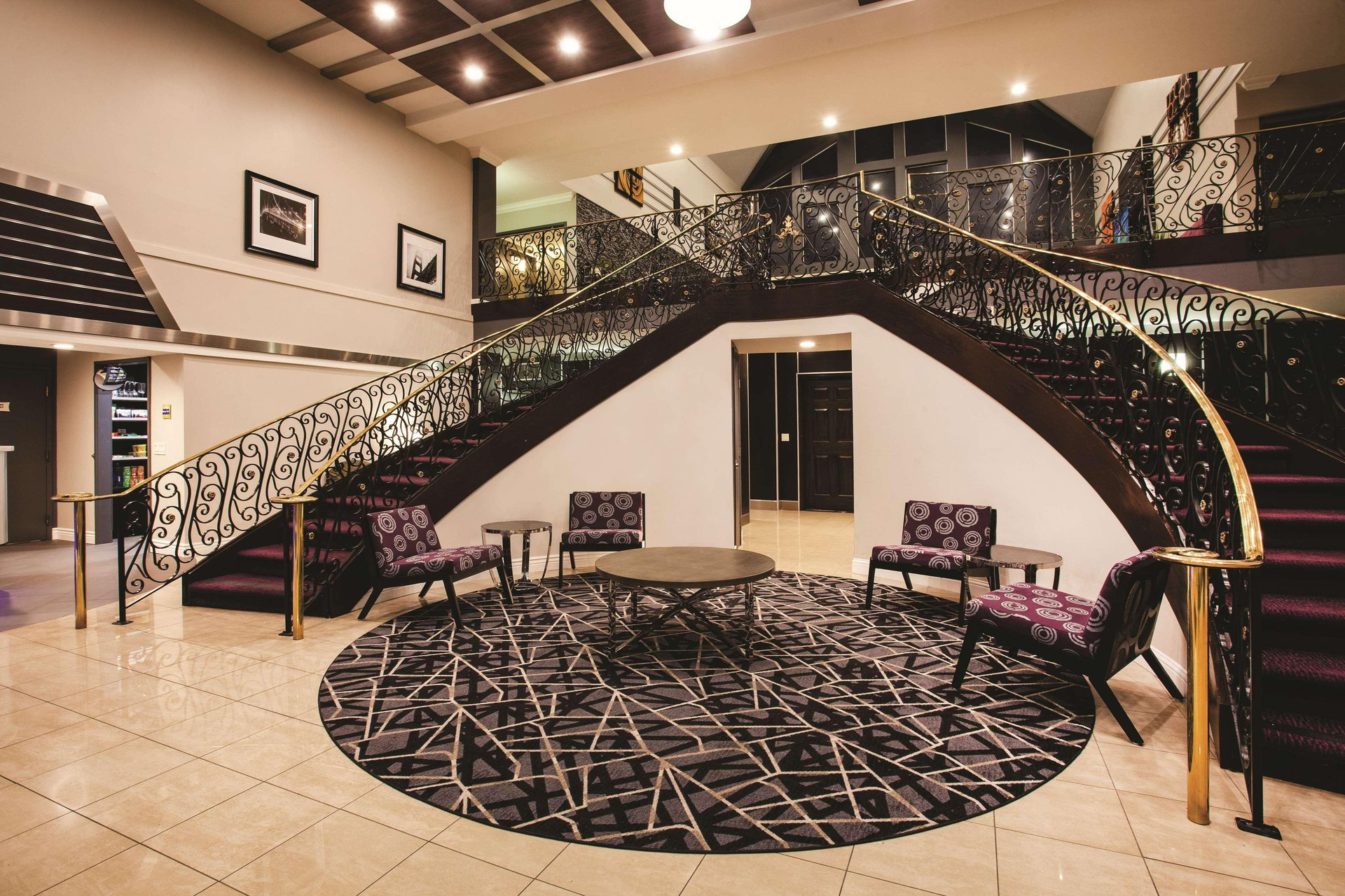 Vista Lobby La Quinta Inn & Suites by Wyndham Dublin - Pleasanton