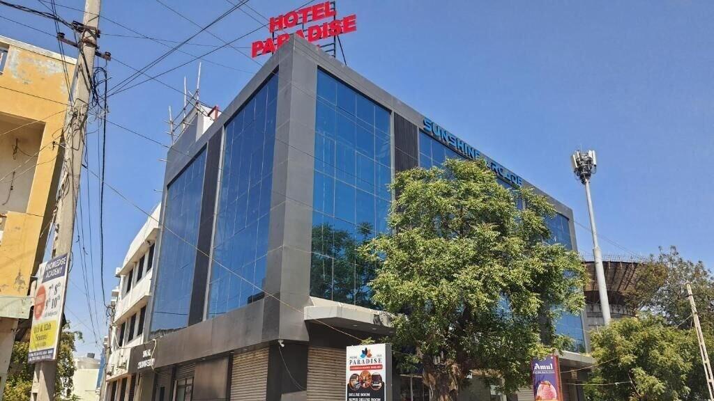 Varios StayGuru Hotel Paradise Inn