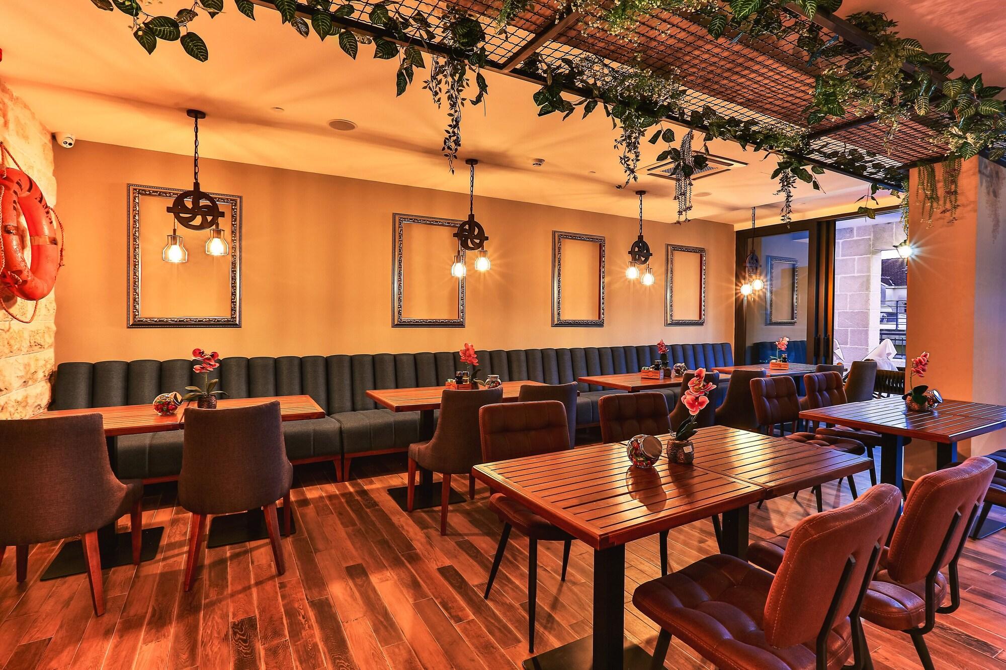 Restaurant Hotel Tate by Aycon