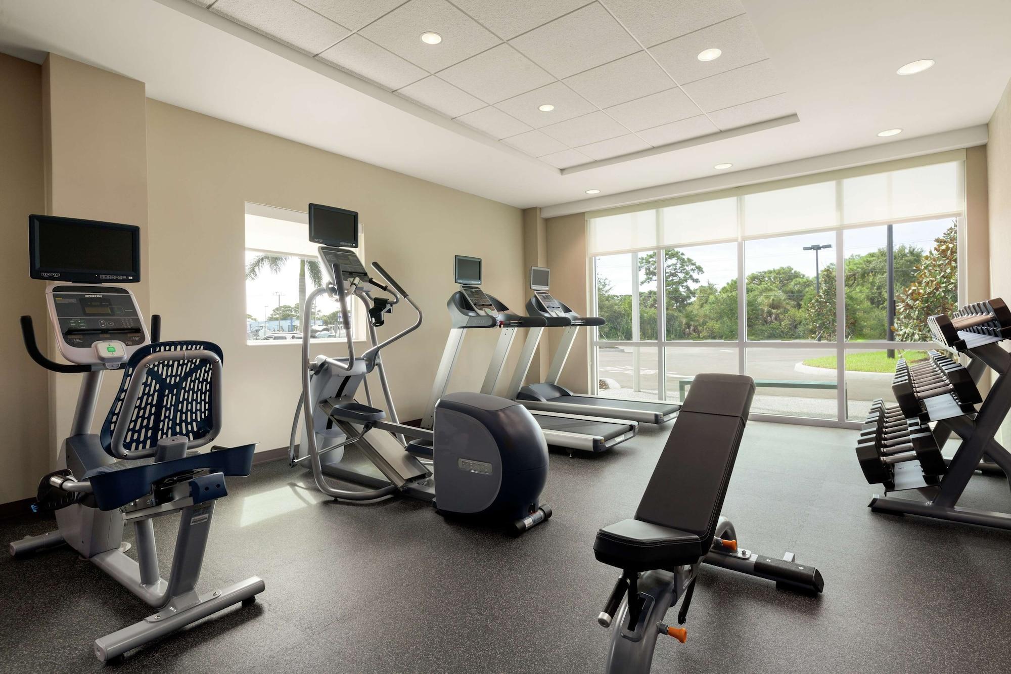 Gimnasio Home2 Suites by Hilton Sarasota - Bradenton Airport, FL