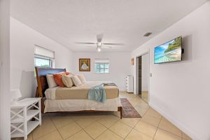 Alquiler Vacacional - Nearby Airport/Port Getaway Bungalow Fort Lauderdale, Cozy, private w/ balcony