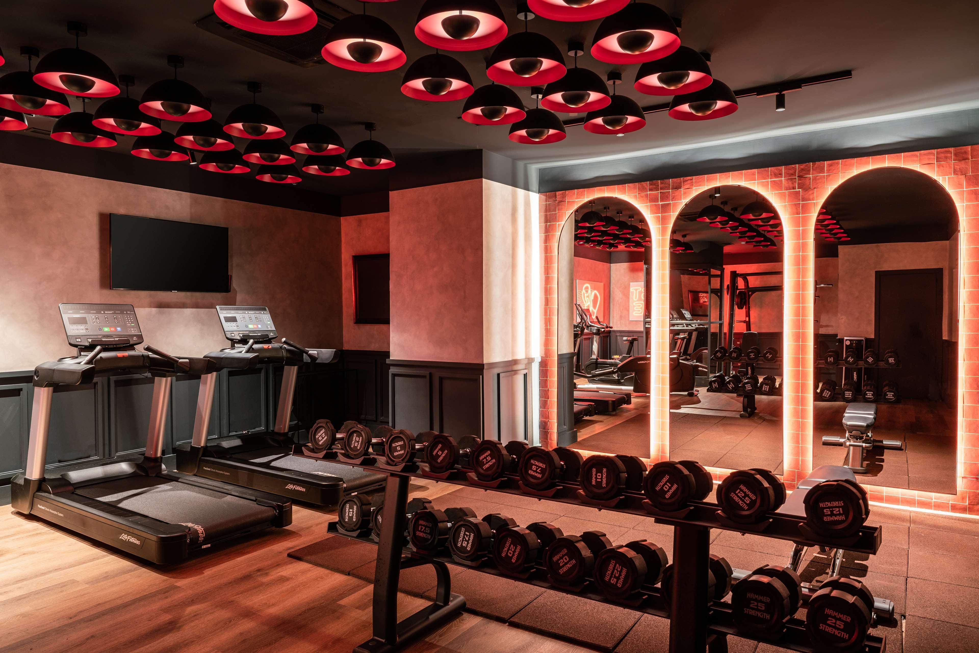 Instalaciones Recreativas Radisson RED Madrid