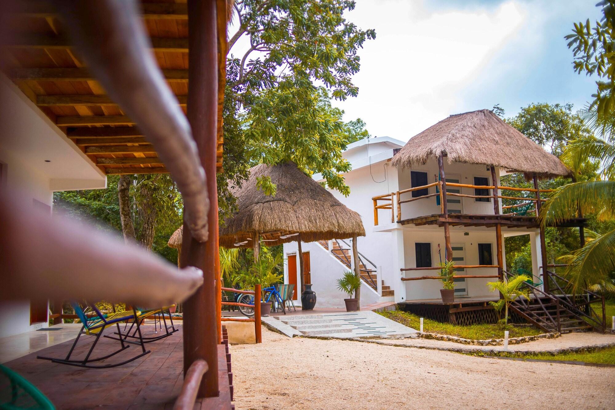 Vista Exterior Royal Palm Bacalar Cabañas & Lagoon Club
