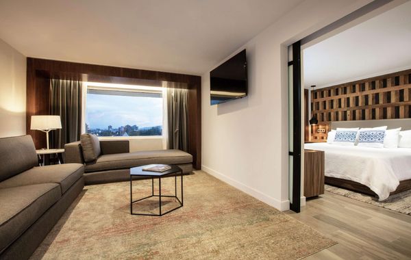 Hotel 1970 Guadalajara, Curio Collection by Hilton - Hoteles cerca de La Minerva en Guadalajara