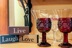 Alquiler Vacacional - Welcome to our Romantic Country Getaway nestled on a treed 10 acres.