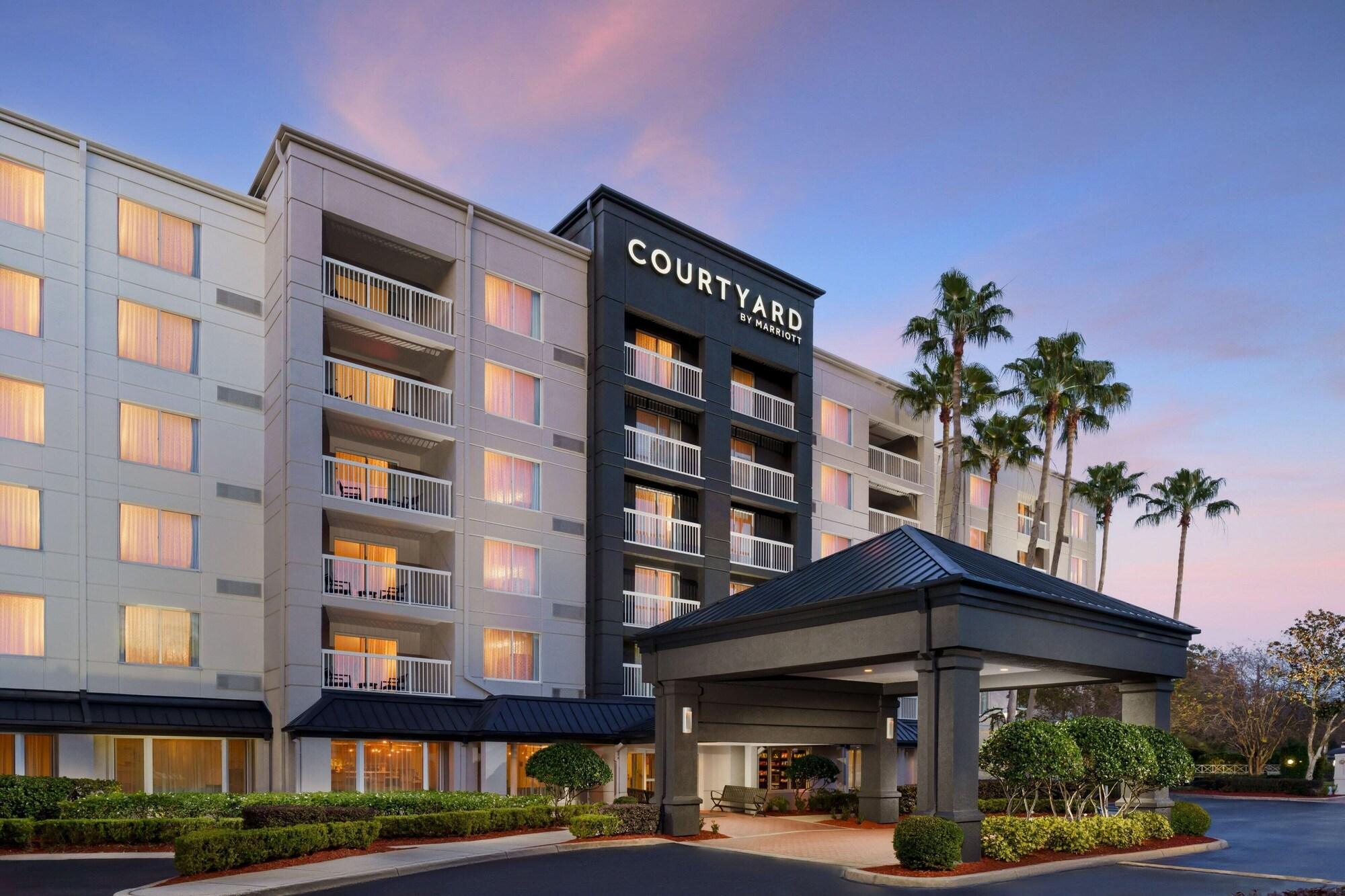 Vista Exterior Courtyard by Marriott Orlando Downtown