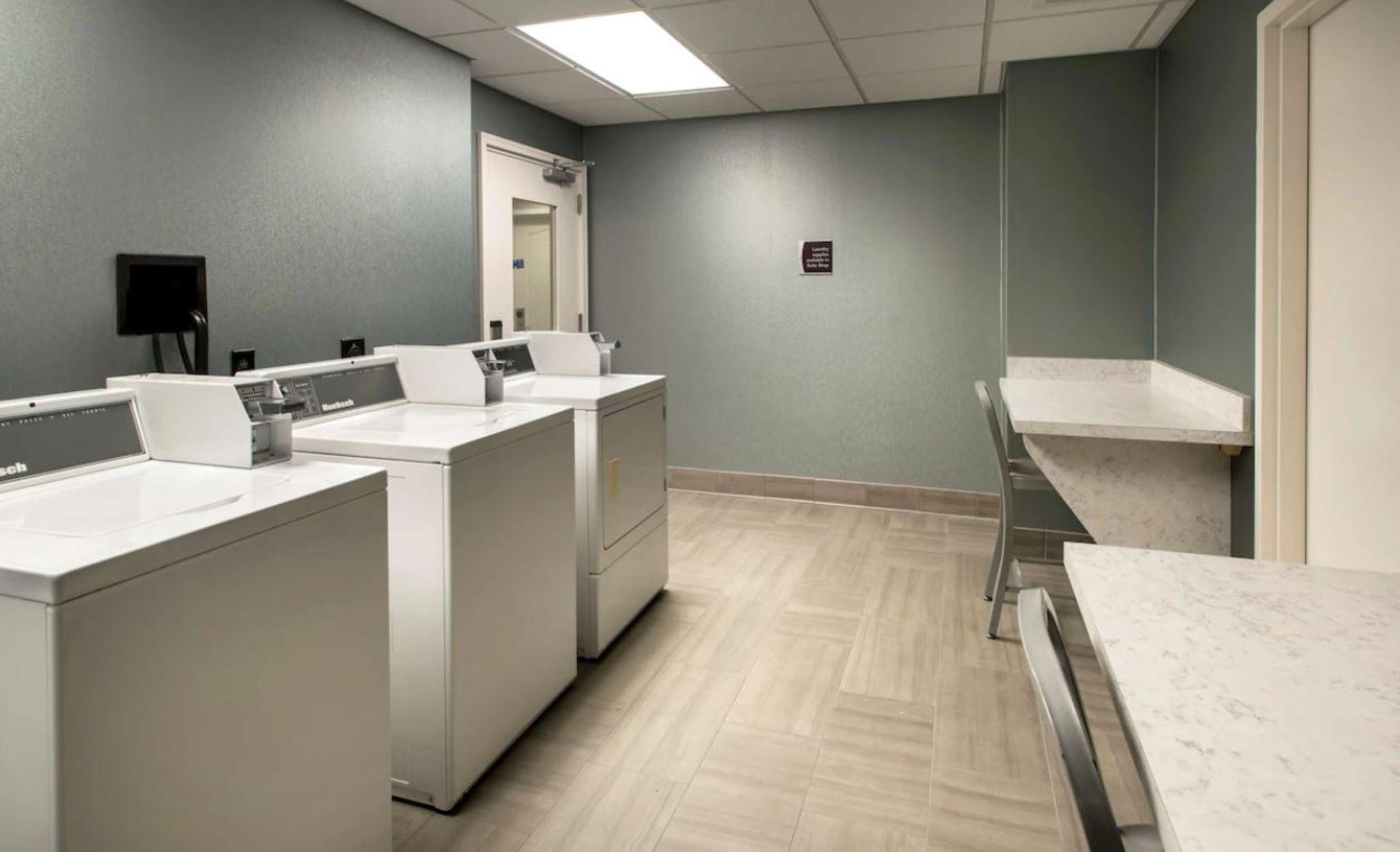 Vista Exterior Homewood Suites by Hilton Newburgh-Stewart Airport