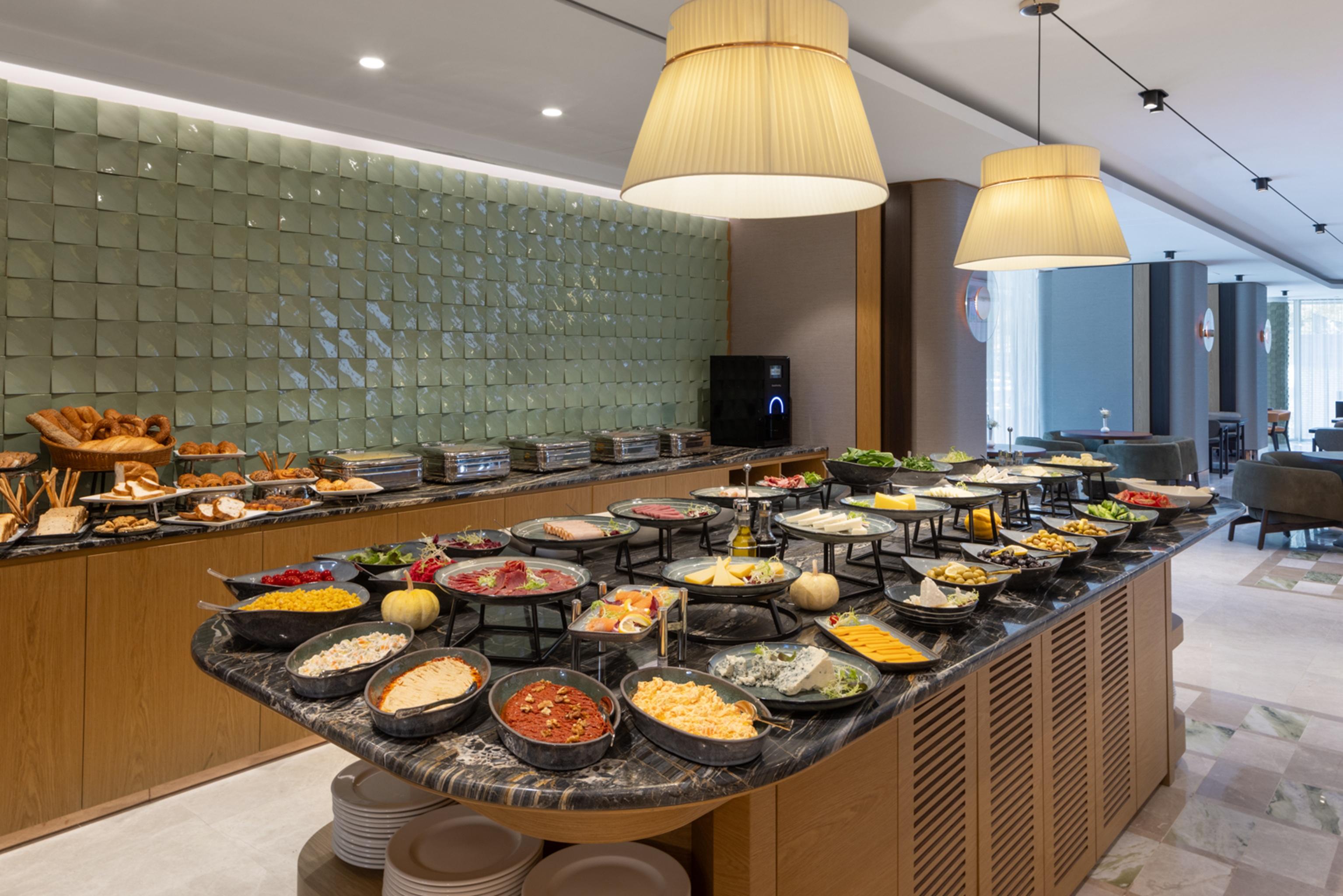 Restaurant Marriott Executive Apartments Istanbul Investvadi