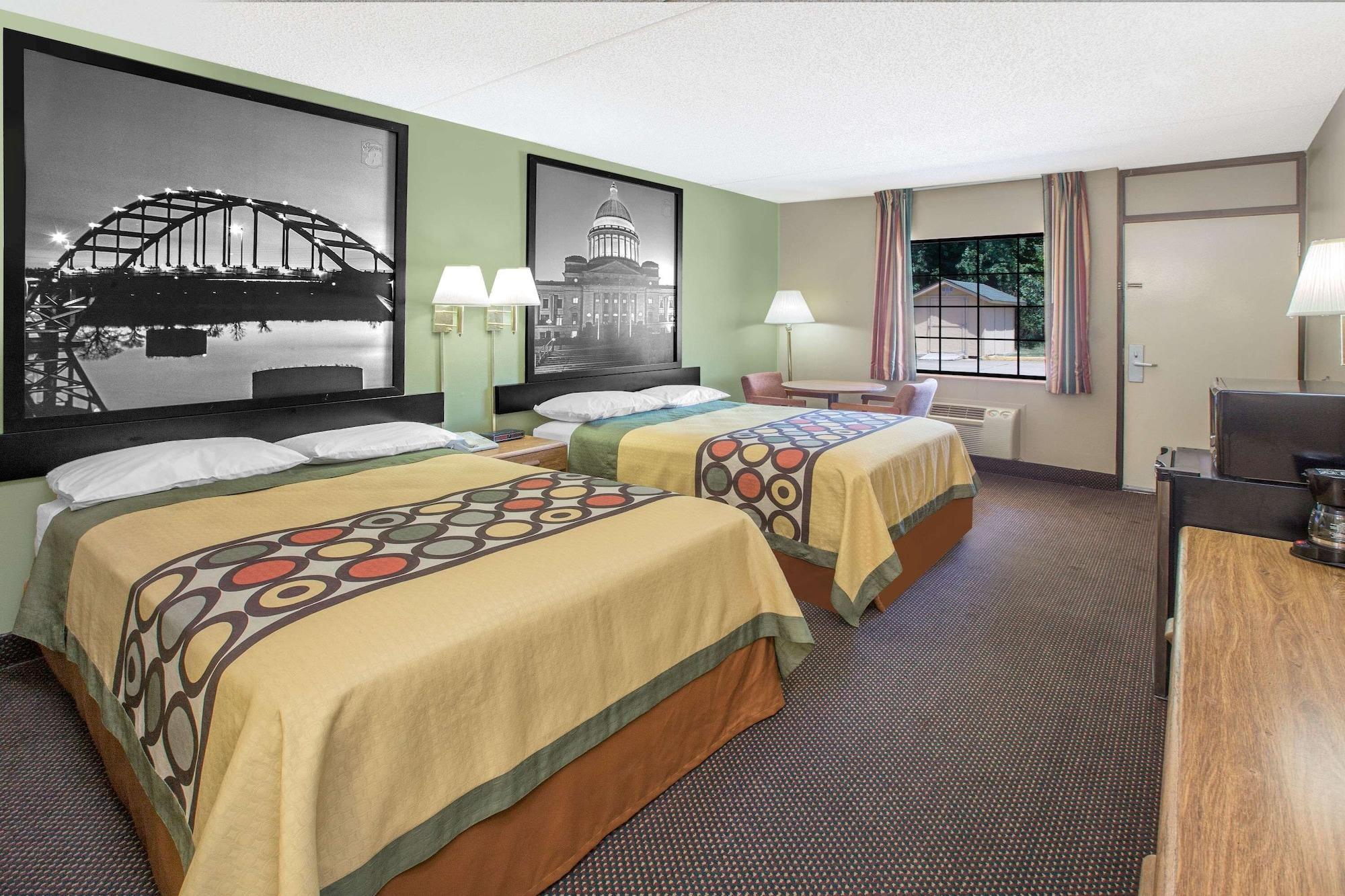 Habitación Super 8 by Wyndham Clarksville AR
