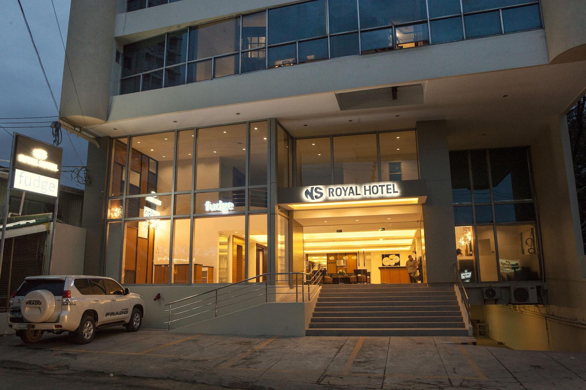 Vista Exterior NS Royal Hotel