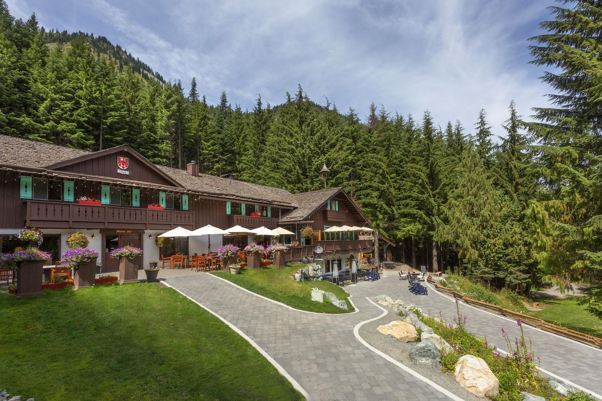 Varios Crystal Mountain Hotels