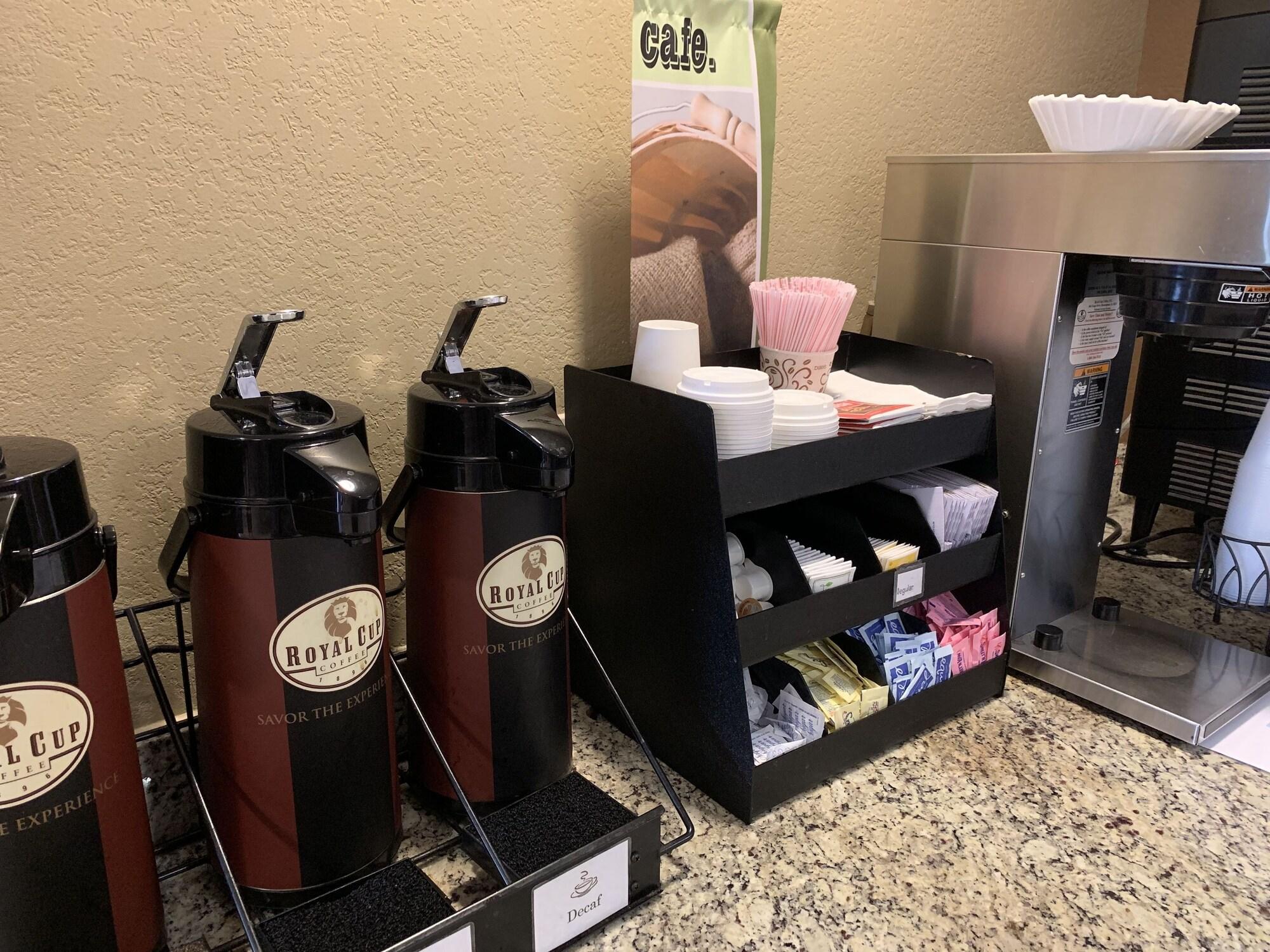 Bar/Salón Microtel Inn & Suites by Wyndham Pearl River/Slidell