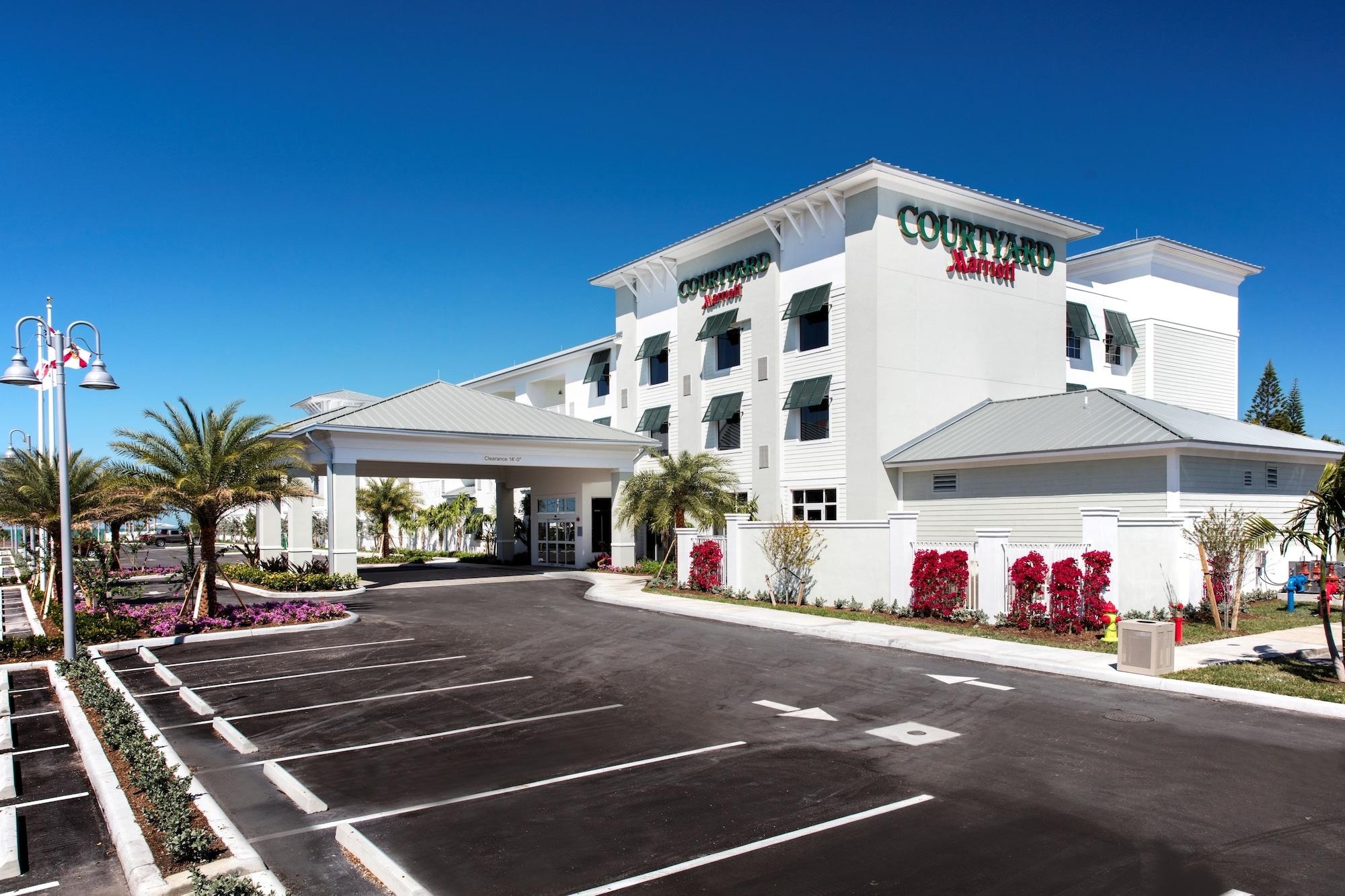 Vista Exterior Courtyard by Marriott Faro Blanco Resort