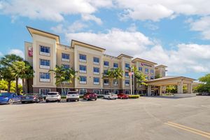 Alojamiento - Best Western Plus Miami Airport North Hotel & Suites
