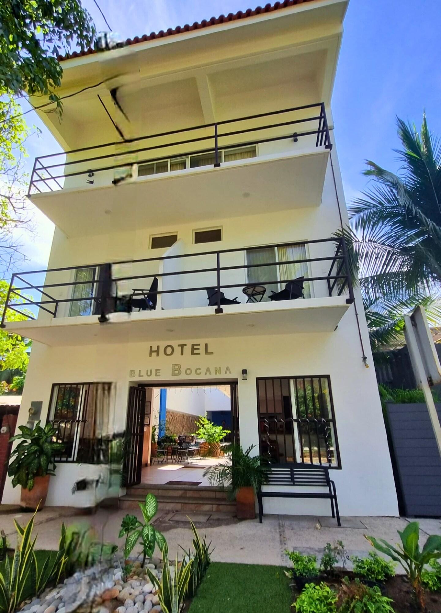Vista Exterior blue Bocana Hotel