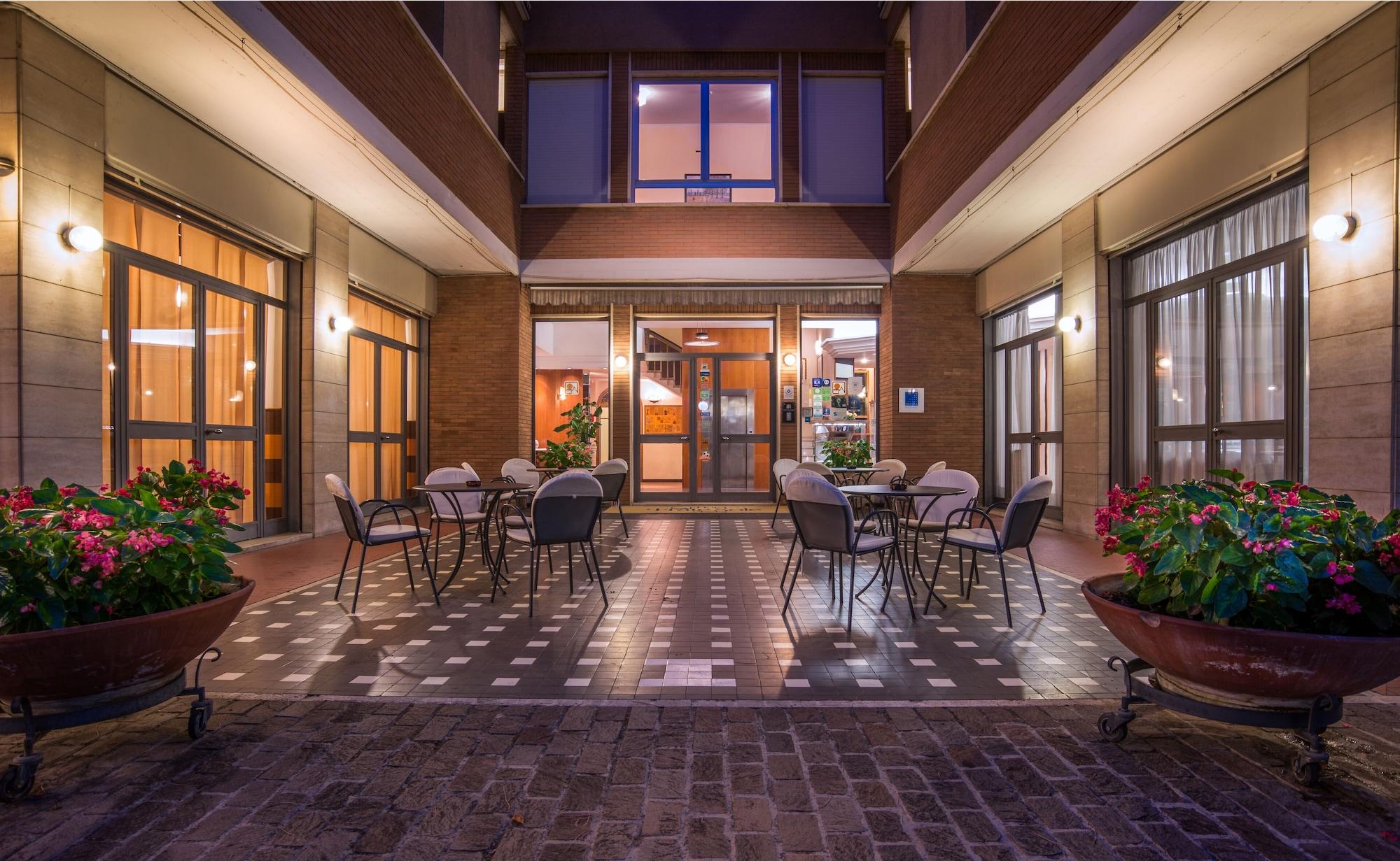 Vista Exterior Hotel Frate Sole