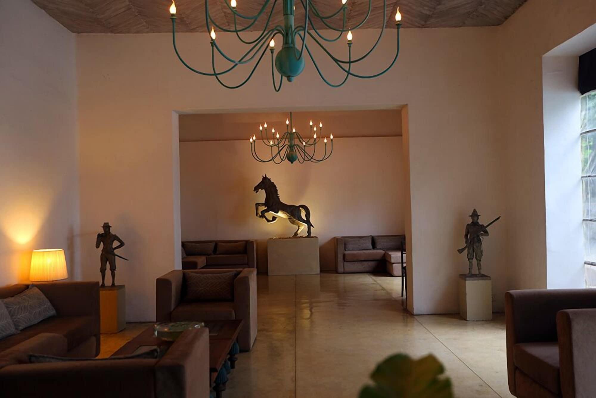 Vista Lobby The Lady Hill Hotel