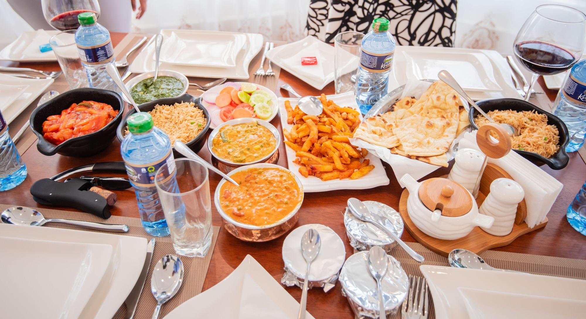 Restaurant The Crossroads Hotel Westlands