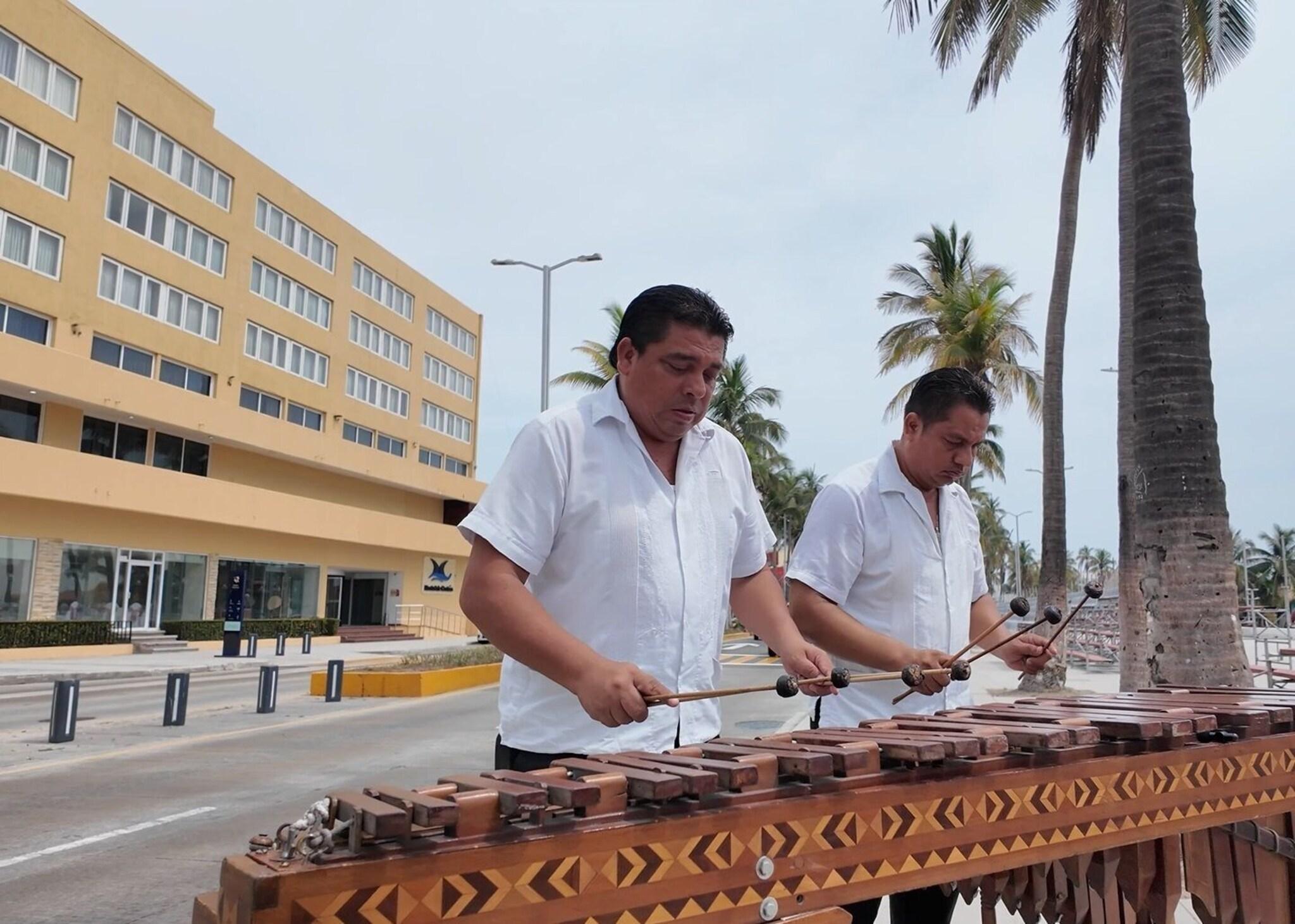 Vista Exterior Hotel Hostal de Cortes
