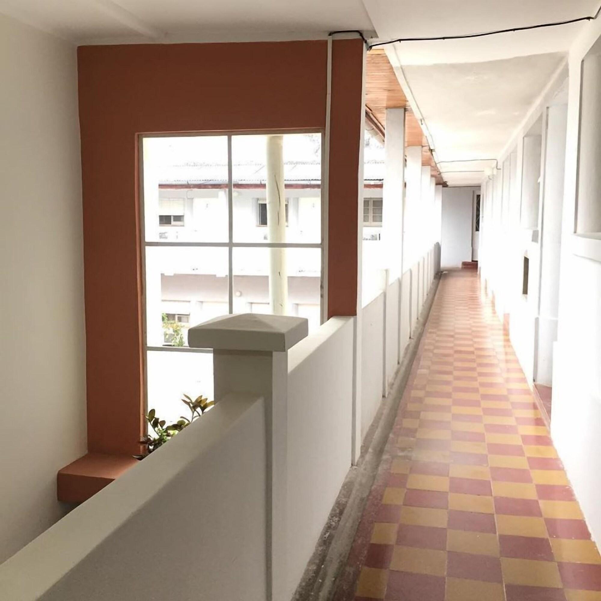 Varios Hotel Continental