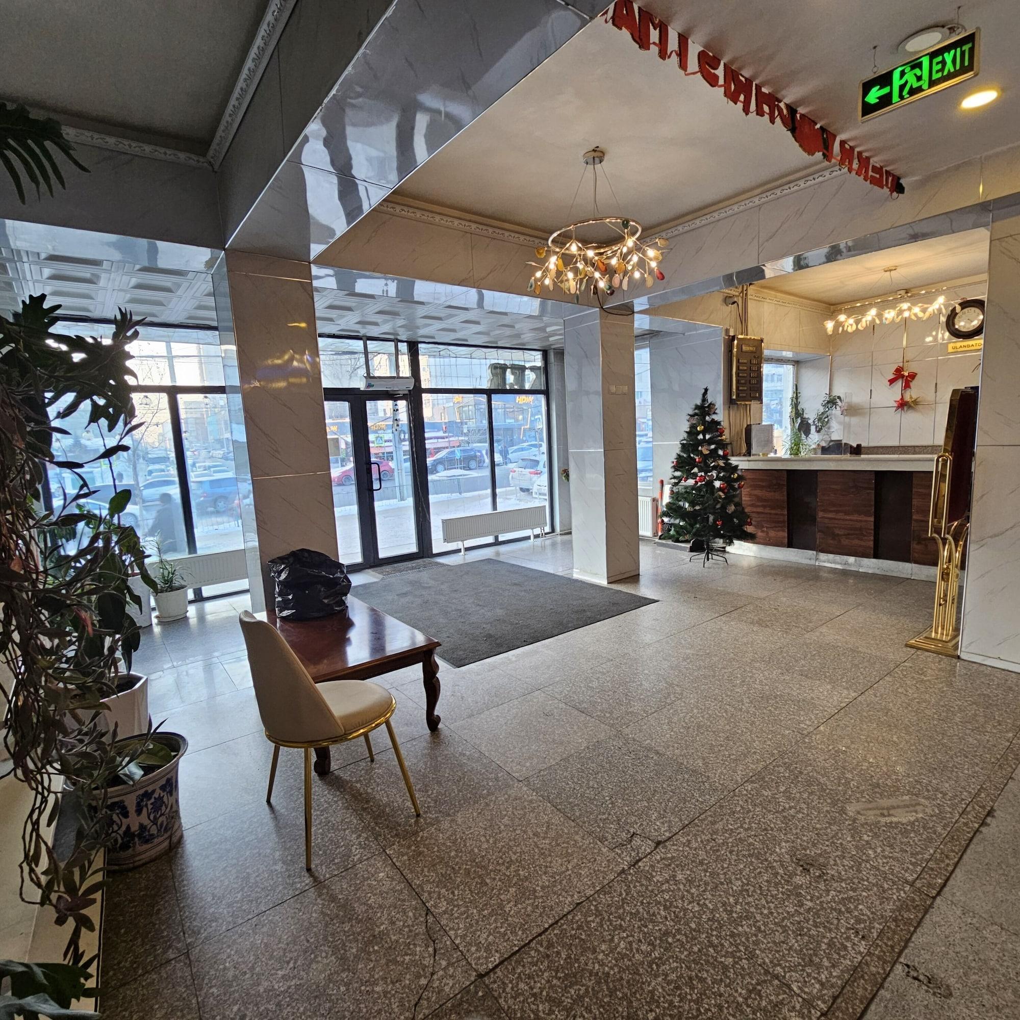Vista Lobby Land Hotel