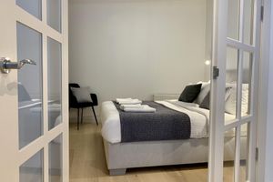 Alquiler Vacacional - Luxury 2 Bedrooms Apartment in Town hall sq., Old Town