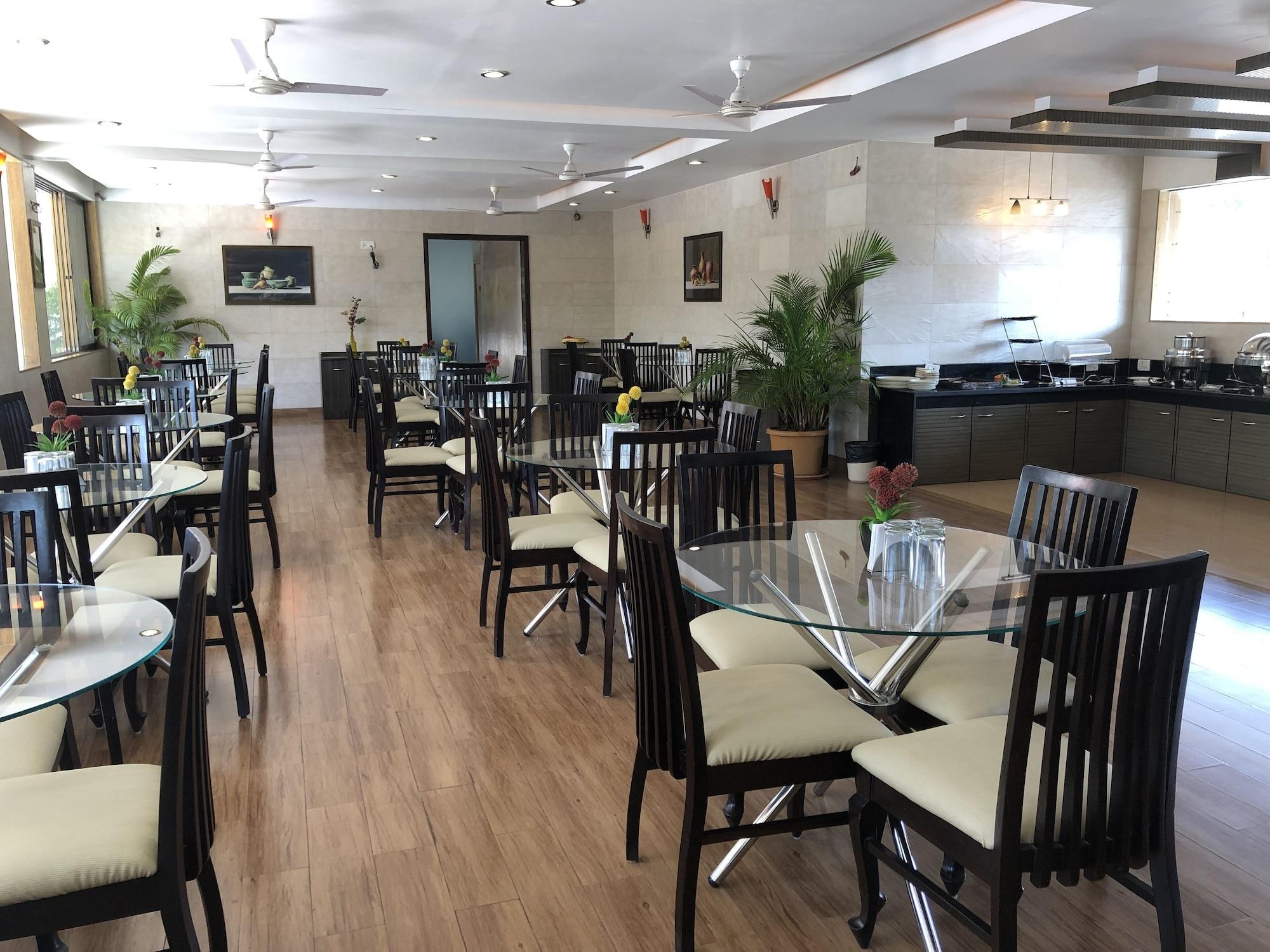 Restaurant Resort Silver Hills Lonavala