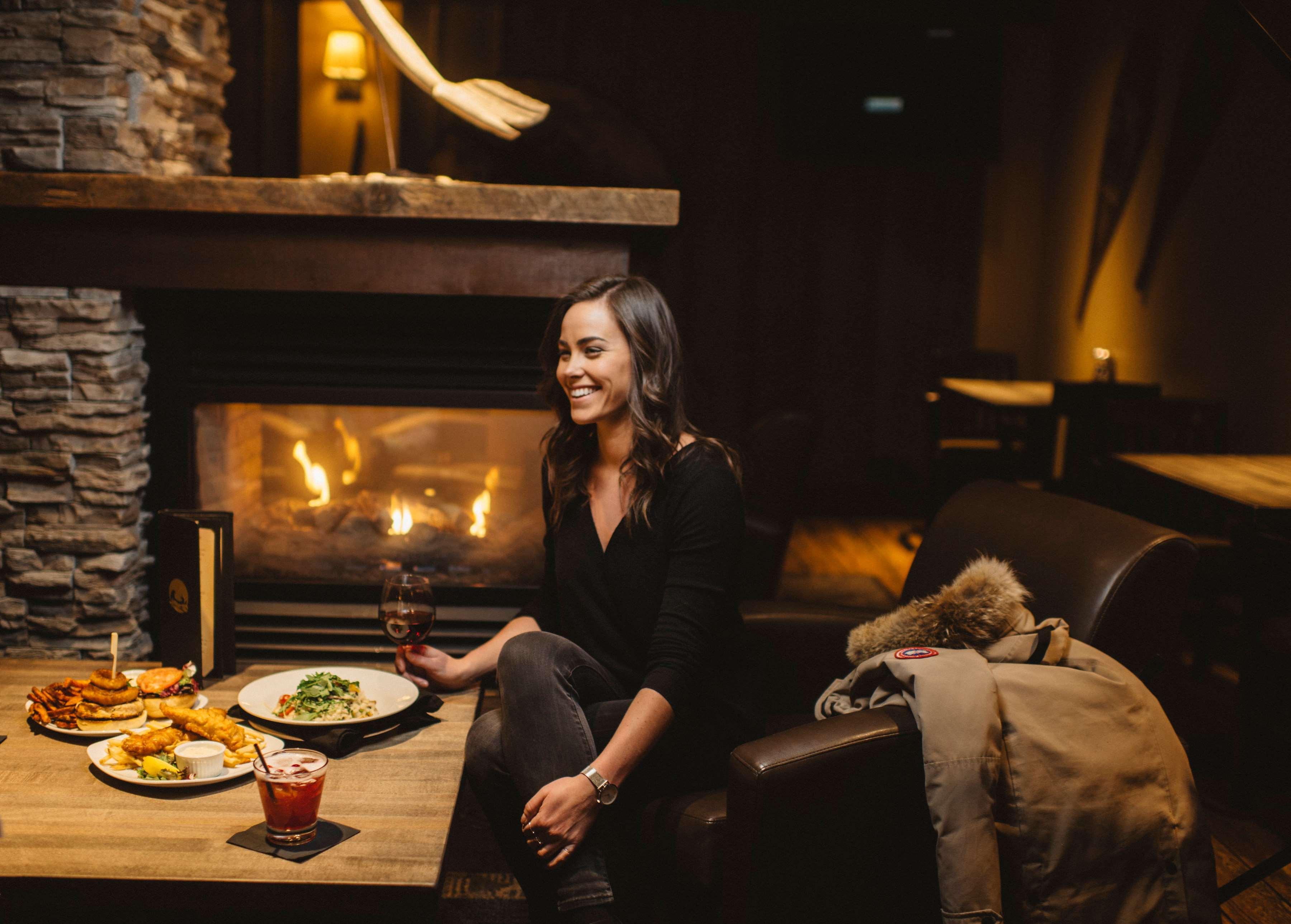 Bar/Salón The Explorer Hotel Yellowknife