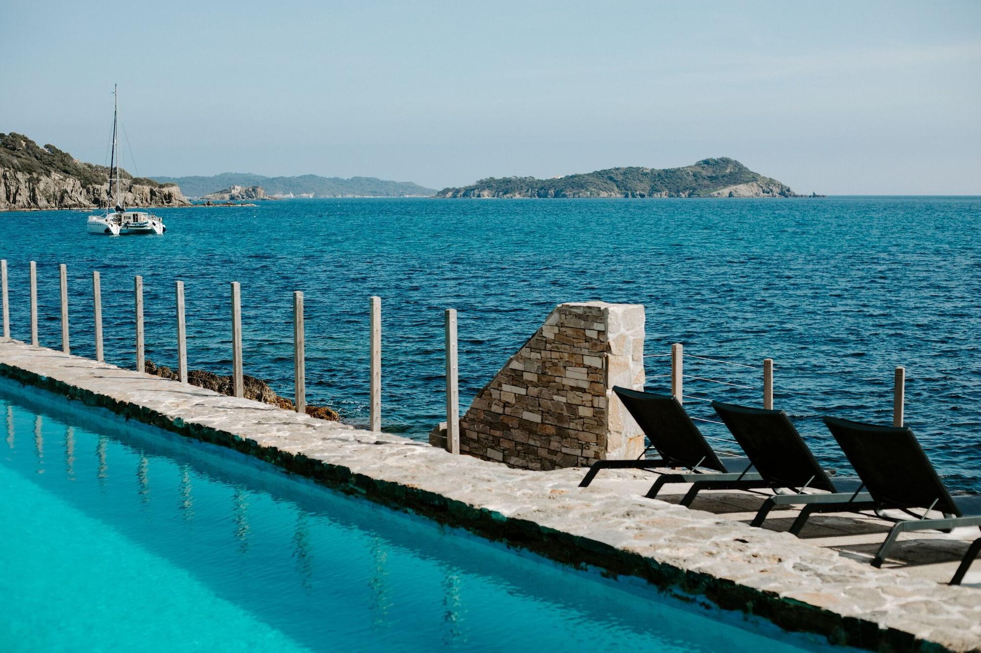 Vista Exterior Hotel Le Provençal