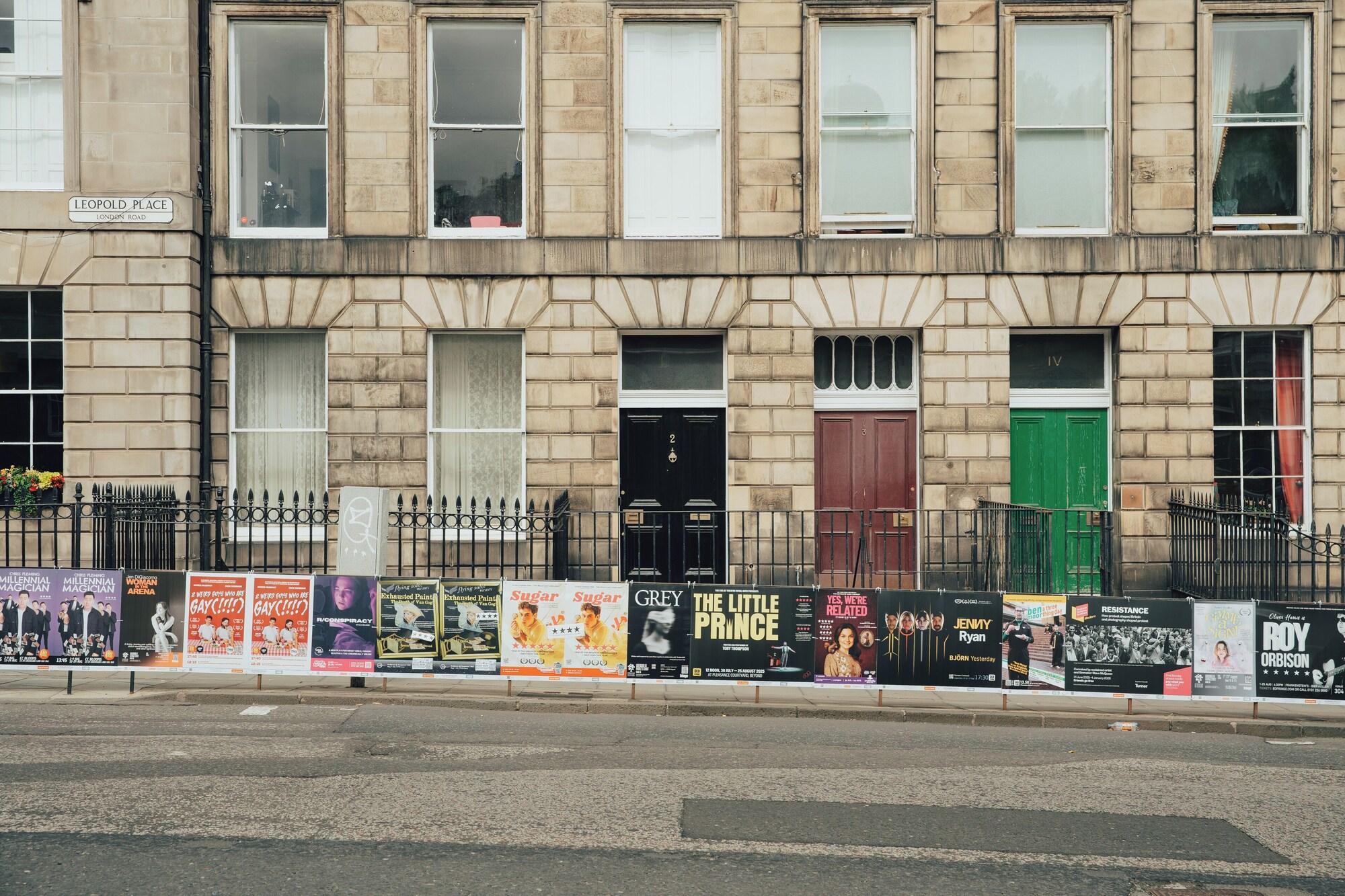 Varios Traditional Central 2-Bed Apartment