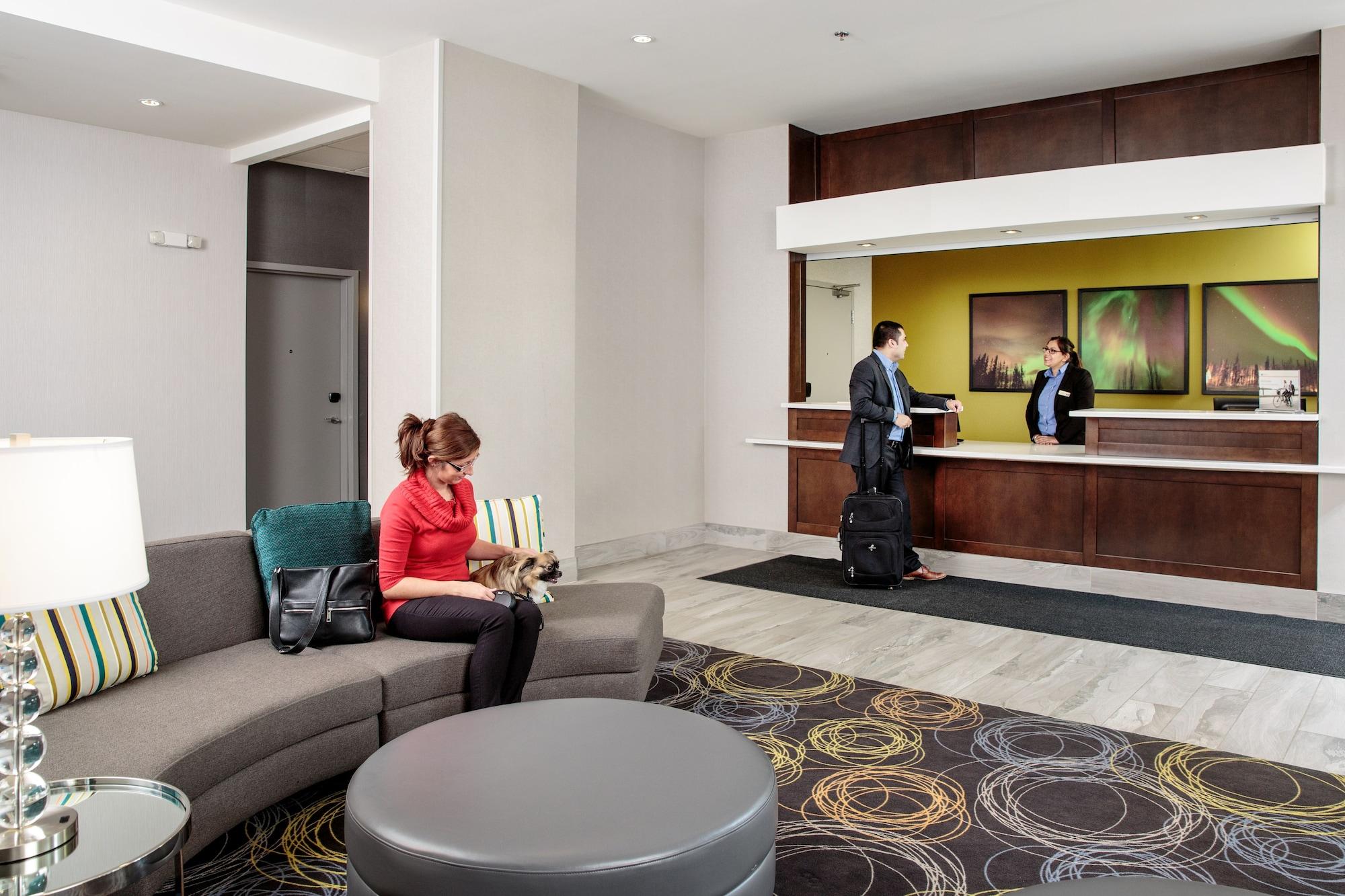 Vista Exterior Candlewood Suites West Edmonton - Mall Area by IHG