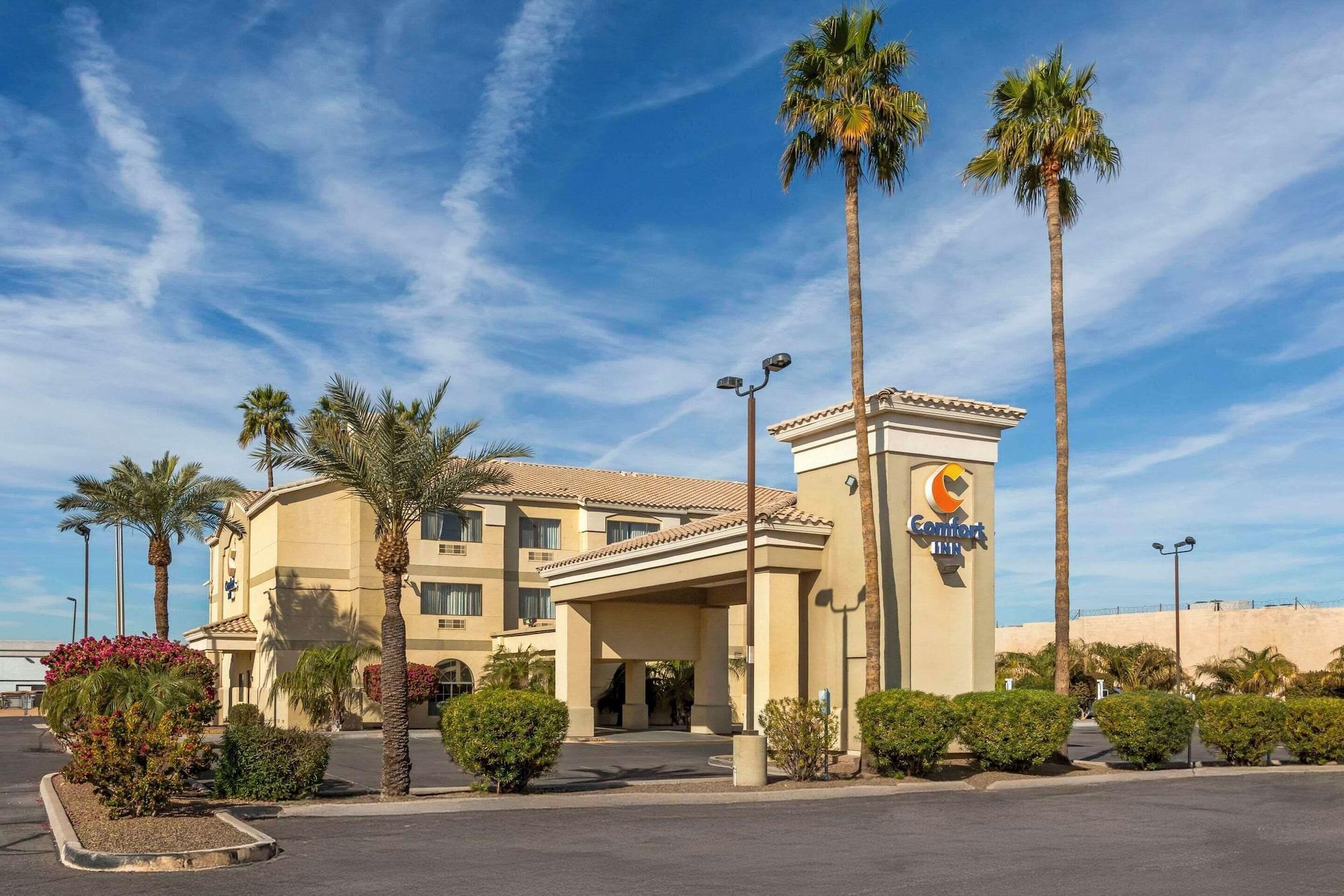 Varios Comfort Inn West Phoenix at 27th Ave and I-I0