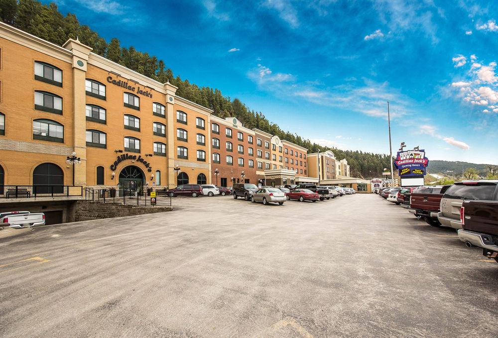 Vista Exterior DoubleTree by Hilton Deadwood at Cadillac Jack's
