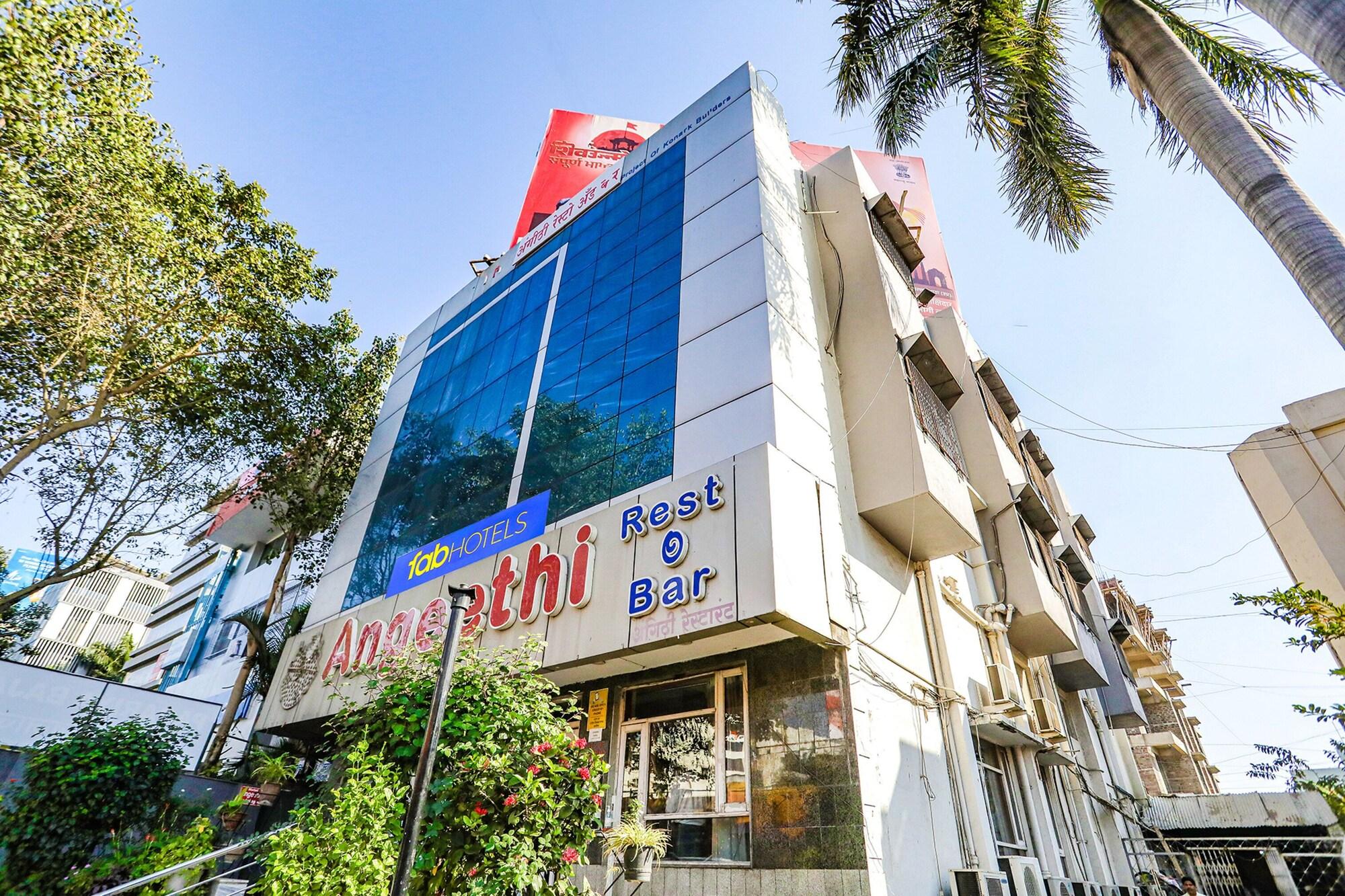 Vista Exterior Fabhotel Angeethi