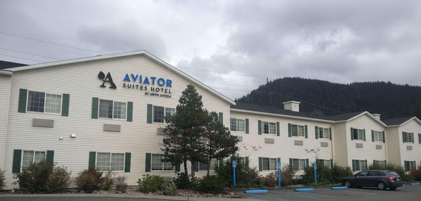 Varios Aviator Suites Hotel Juneau Airport