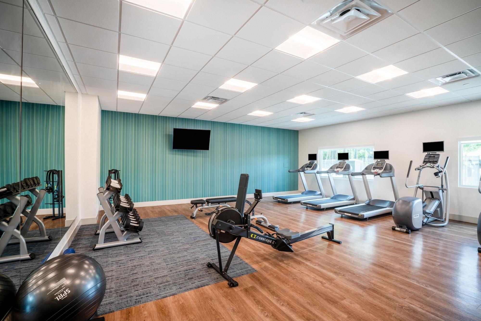 Gimnasio Holiday Inn Express & Suites Atlanta Airport NE - Hapeville  by IHG