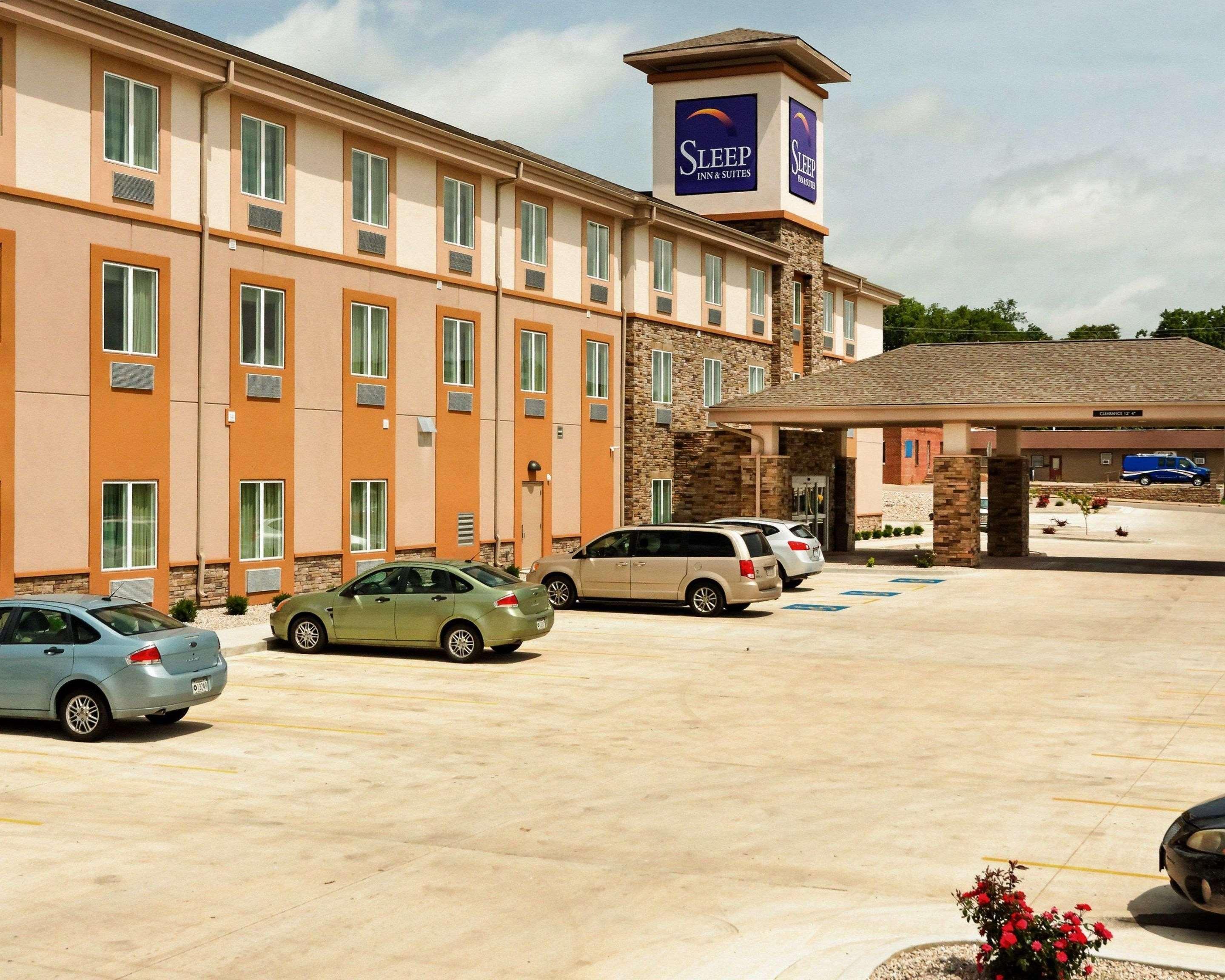 Vista Exterior Sleep Inn & Suites Fort Scott