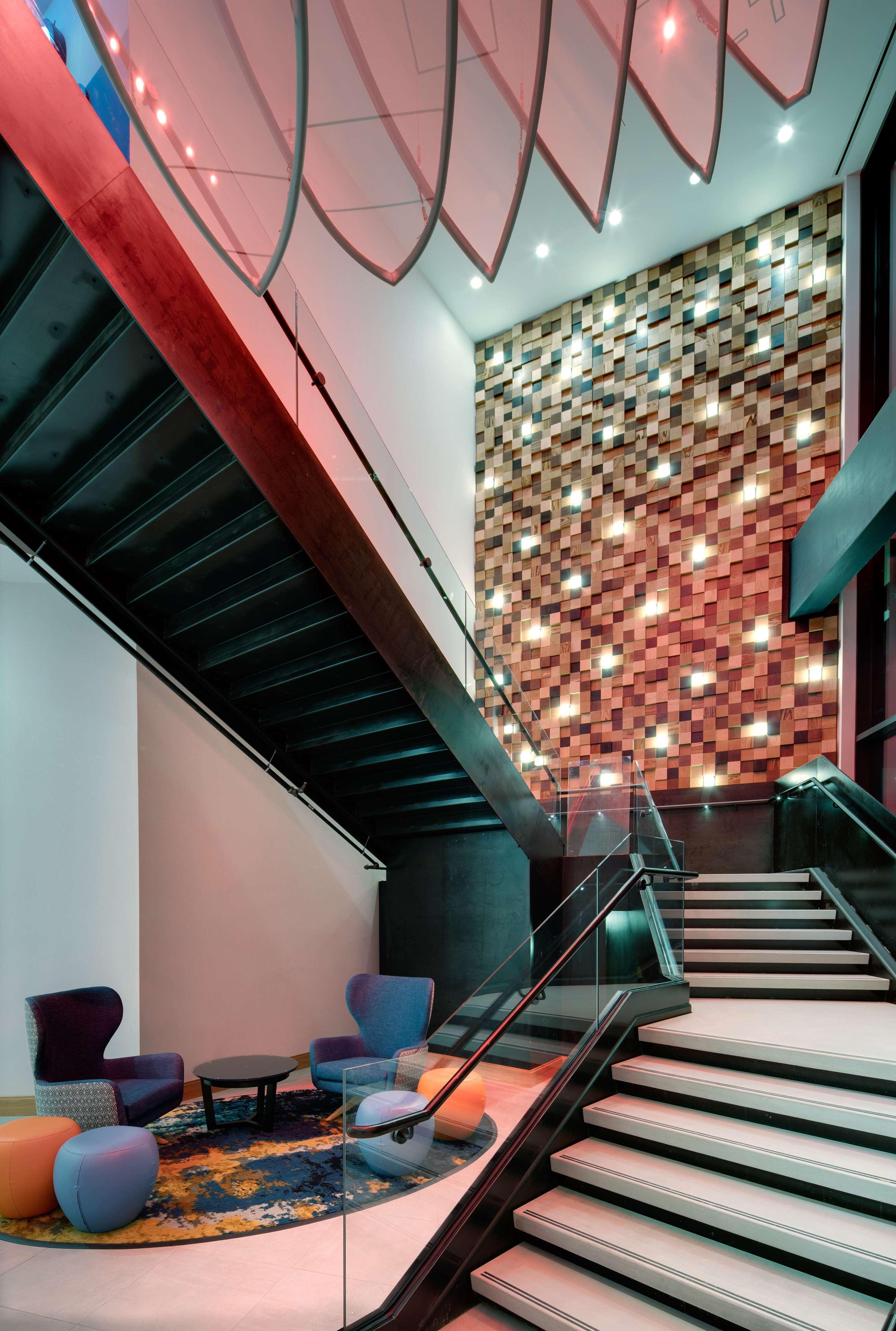Vista Lobby Hyatt Place Boston/Seaport District